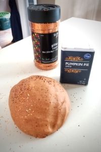 Pumpkin Pie Spice Glitter Playdough | Frugal Fun Mom